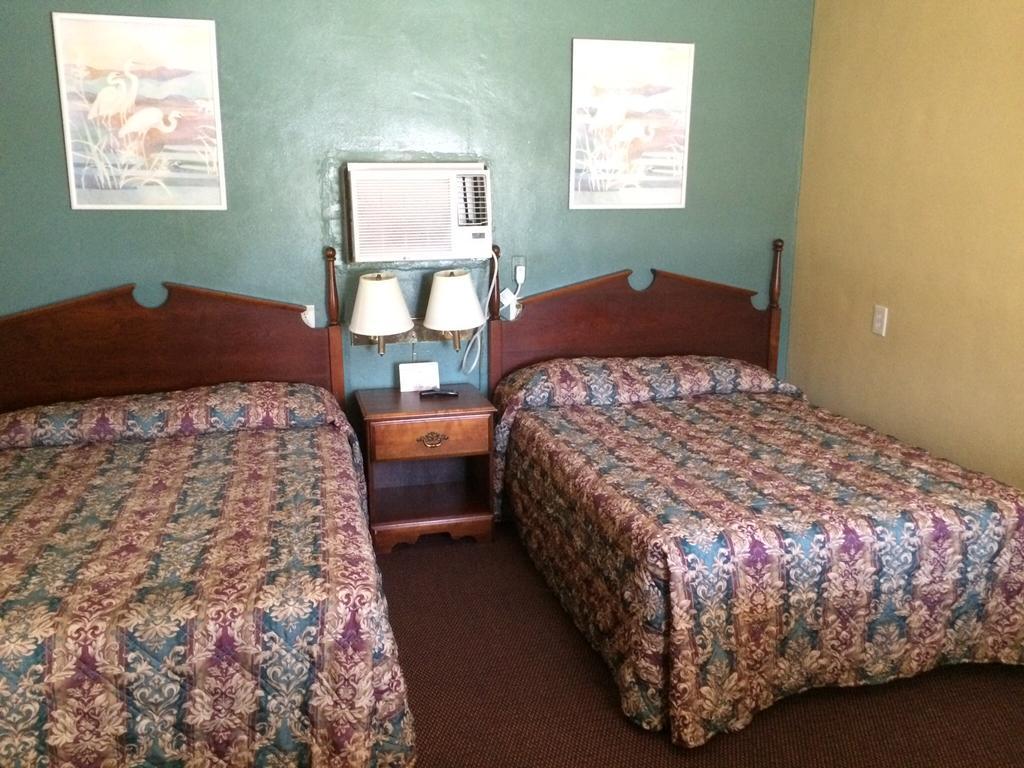 Travelers Inn Окичоби Экстерьер фото