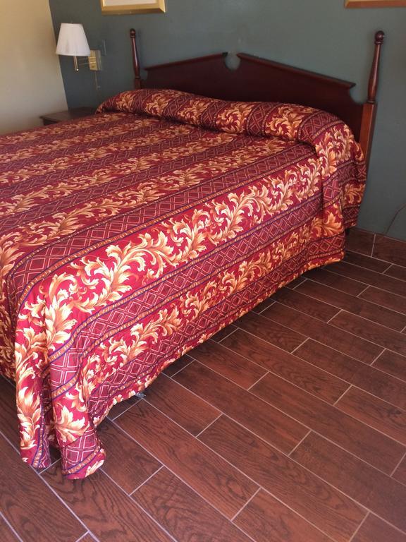 Travelers Inn Окичоби Экстерьер фото